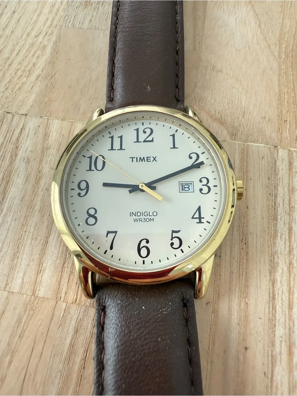 Timex gold tone easy read brown leather watch NEW BATTERY